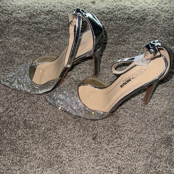 Fashion Nova Silver Heels - Picture 4 of 4